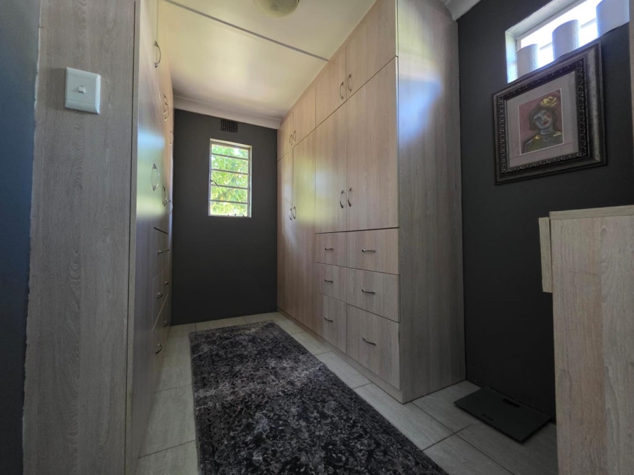 4 Bedroom Property for Sale in Beaconsfield Northern Cape